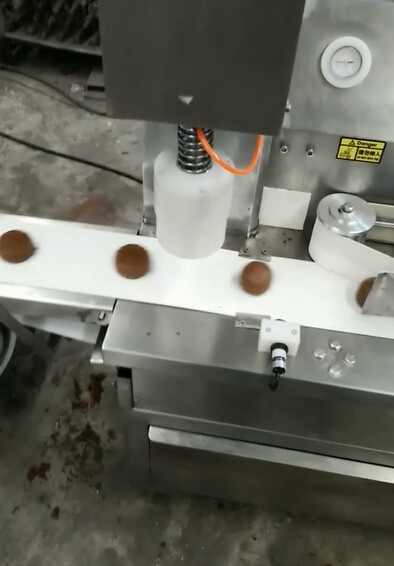 Máquina de los pasteles para el sésamo Mochi, troqueladora ISO/CE de la torta de la luna